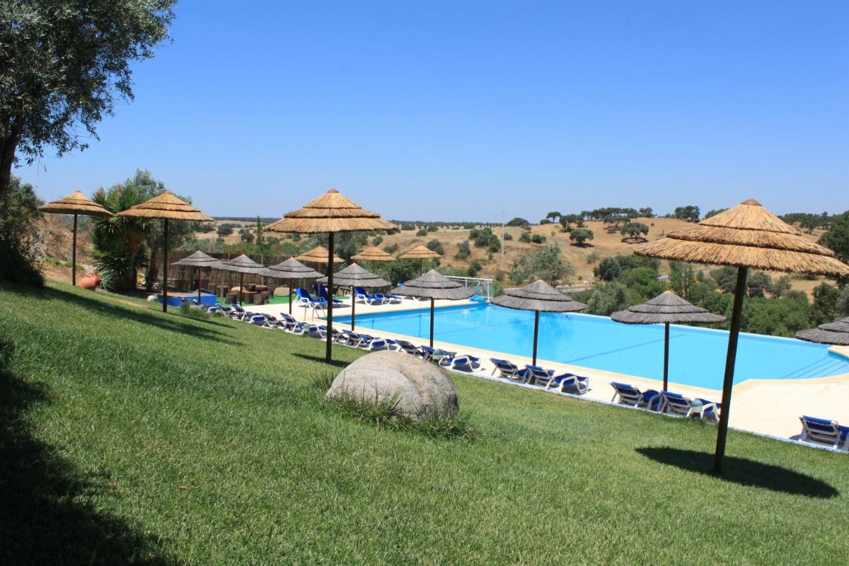 A piscina em ou perto de Hotel O Gato & Spa