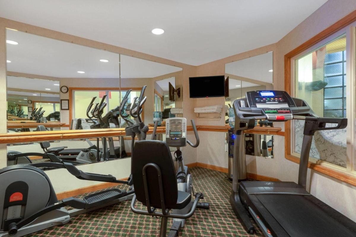 Baymont by Wyndham Plainfield/ Indianapolis Arpt Area - Housity