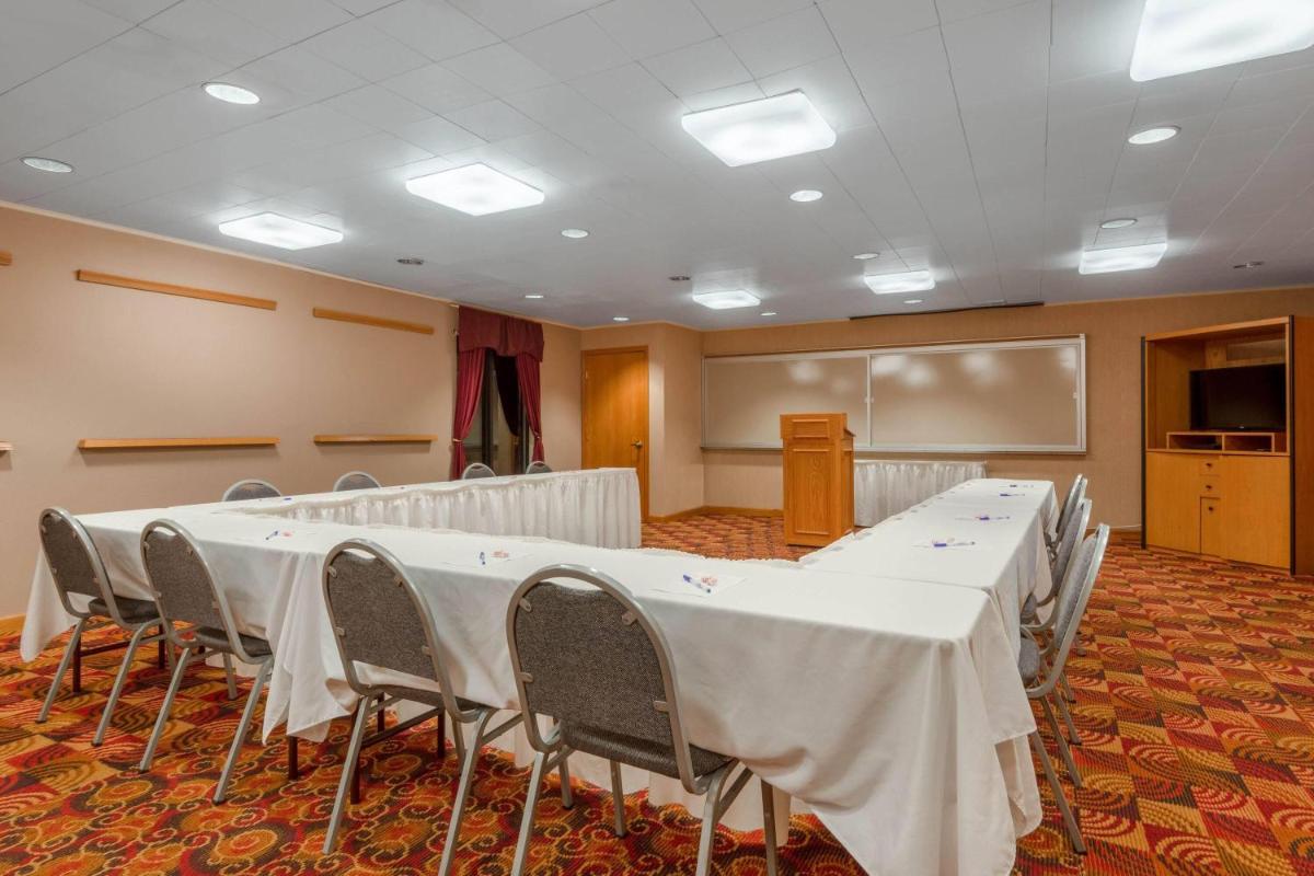 Baymont by Wyndham Plainfield/ Indianapolis Arpt Area - Housity