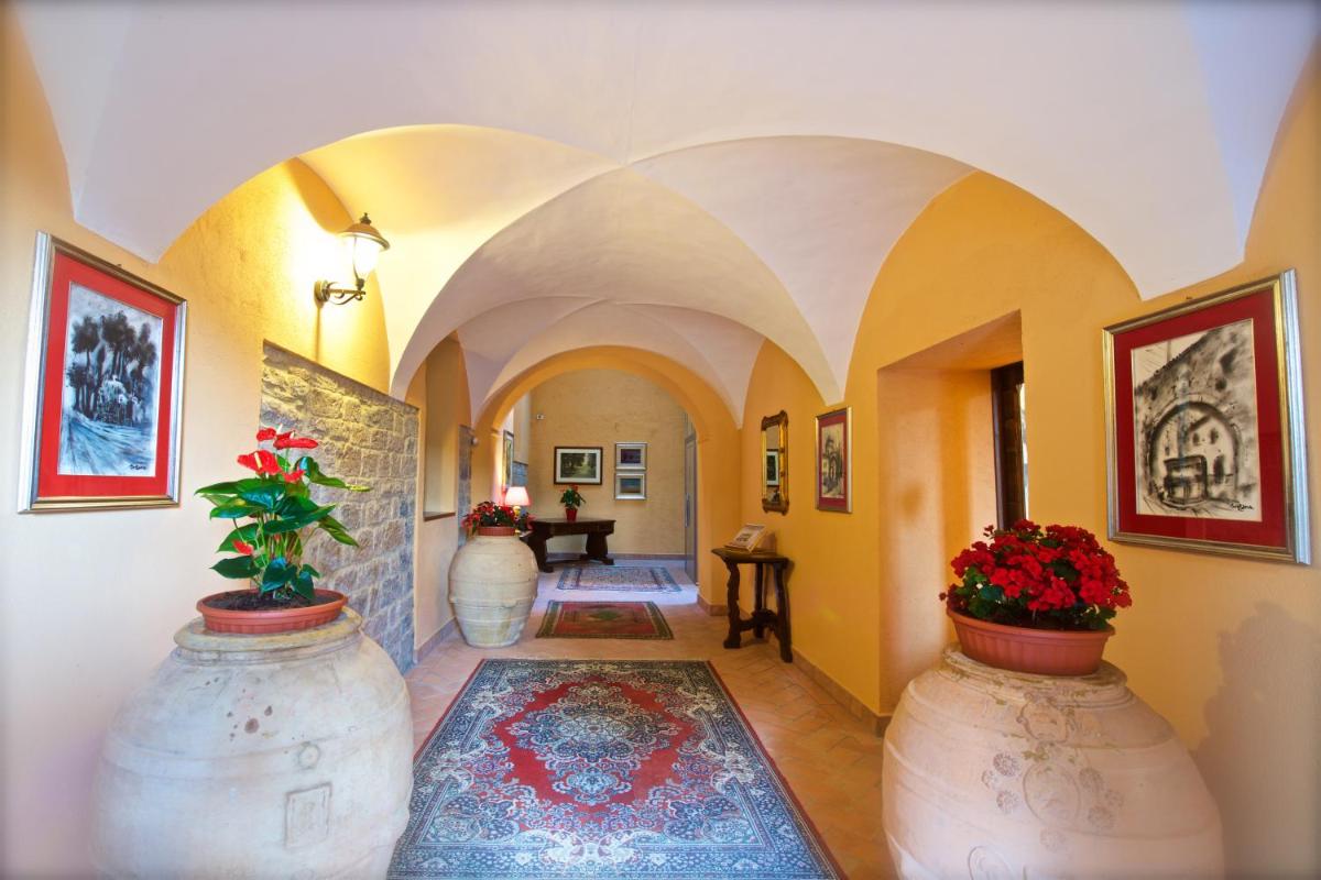 Rosso Porpora - Housity