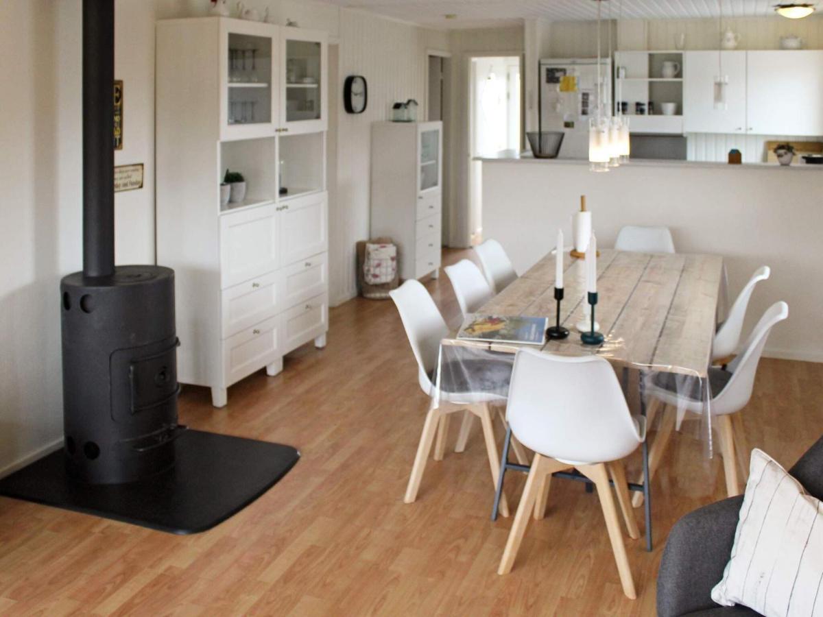 6 person holiday home in Hadsund - Housity