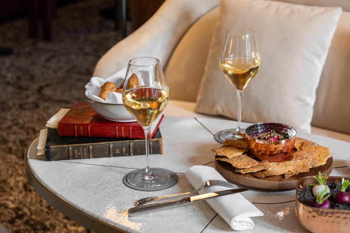 Boissons dans l'établissement Hôtel Les Lumières - Relais & Châteaux