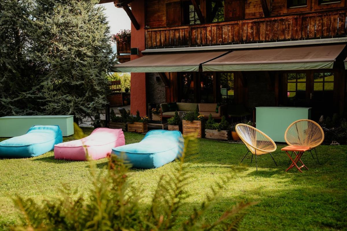Jardin de l'établissement Magic Megève Bois