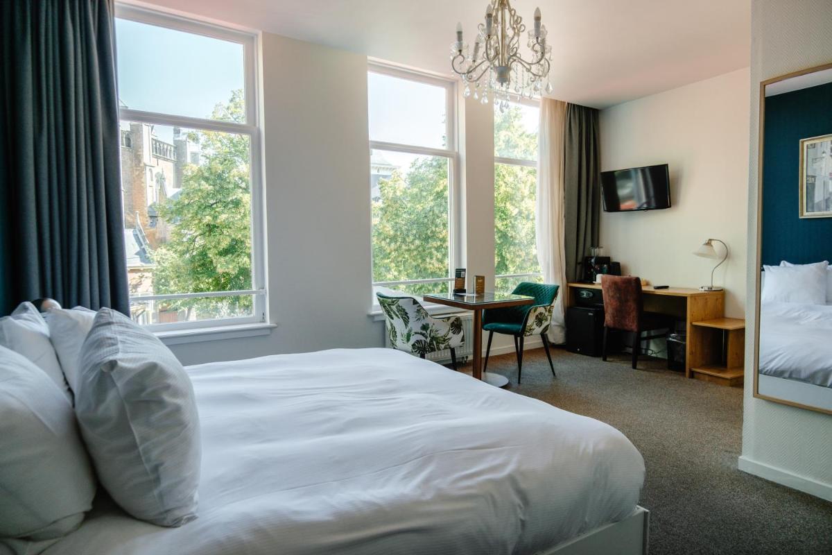 Ambassador City Centre Hotel - Housity