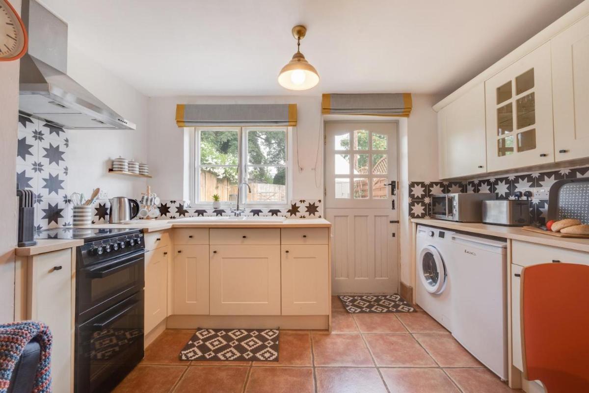 Pineapple Cottage - Housity