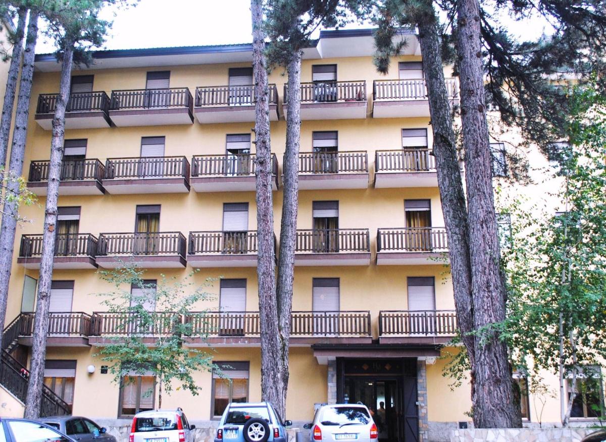 Hotel Meranda - Housity