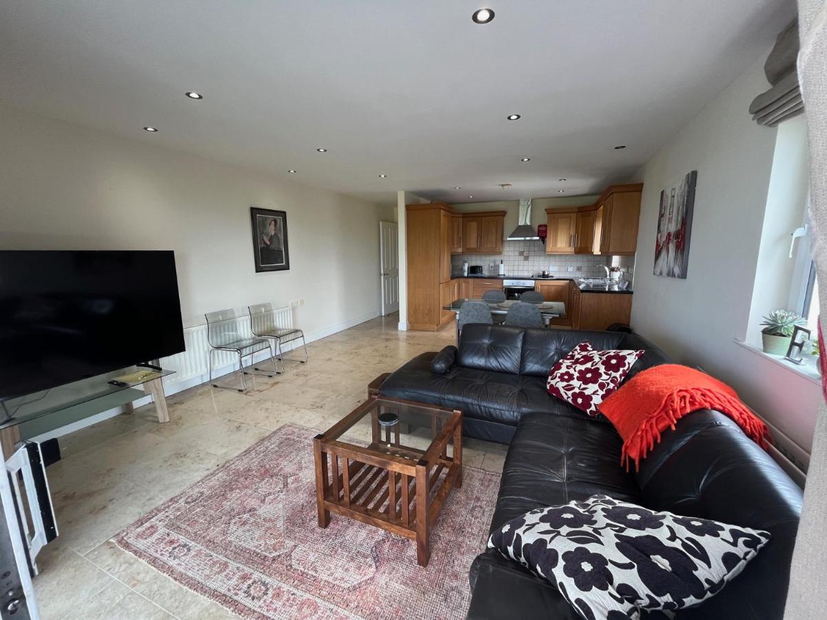 Hillside Apartment - Housity