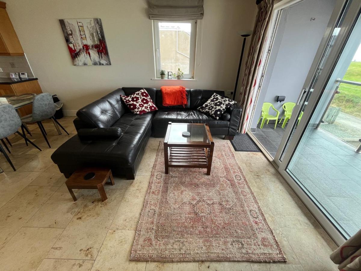 Hillside Apartment - Housity