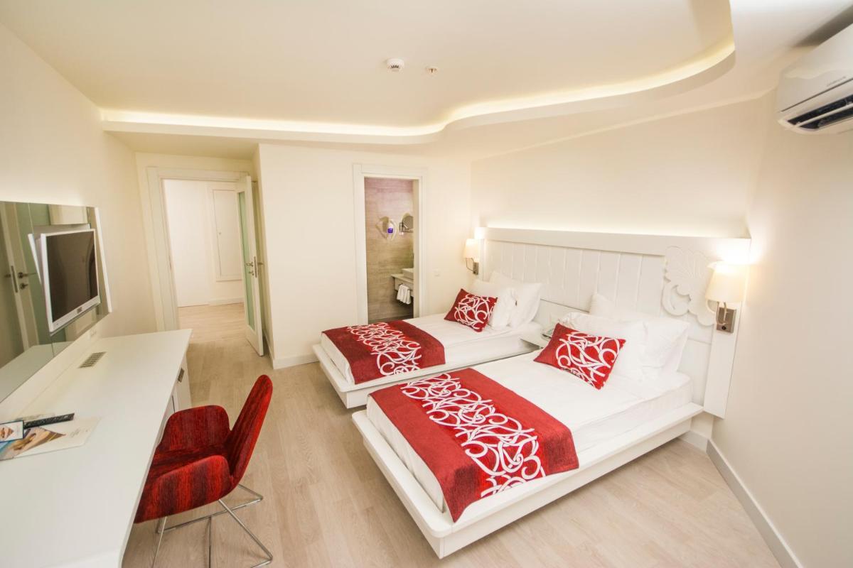Laguna Beach Alya Resort & Spa - Housity