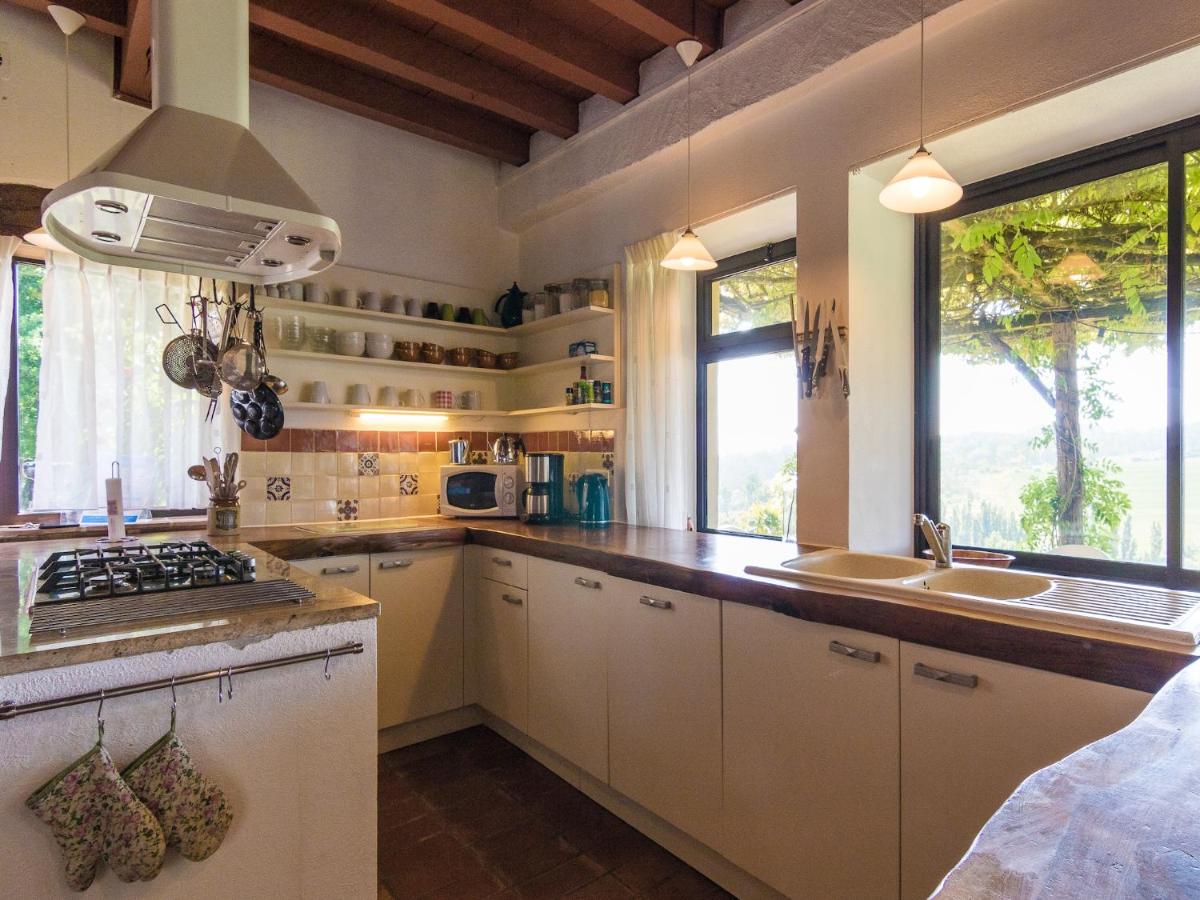 Magnificent holiday home with pool in Thenon - Housity
