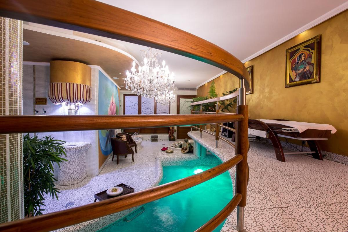 Golden Royal Boutique Hotel & Spa - Housity