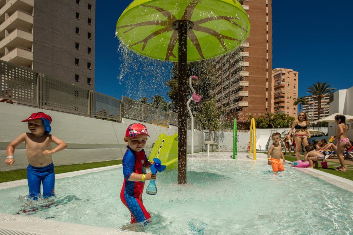 Clientes alojados en RH Princesa Hotel & Spa 4* Sup