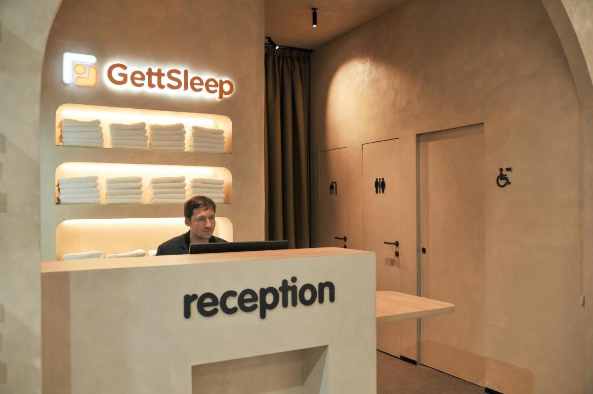GettSleep Aeropuerto Barajas - Madrid - Terminal T4S - después del control de seguridad - Housity