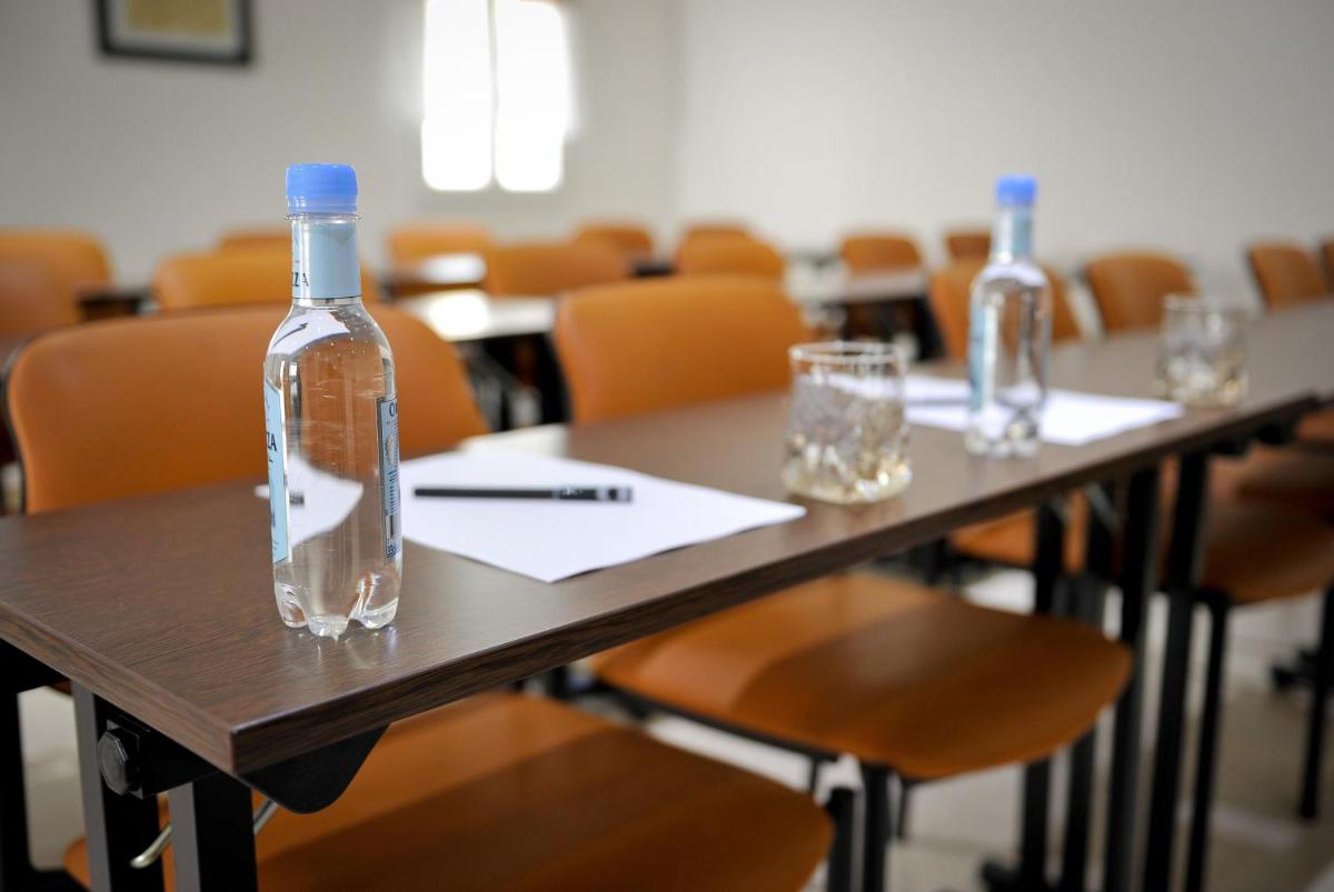 Espace de conférence ou salle de réunion dans l'établissement Hôtel Liberata & Spa
