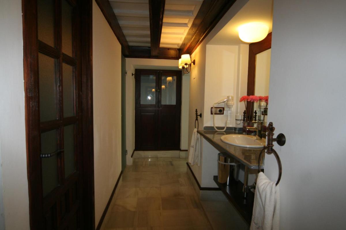 Hostal Palacio San Bartolomé - Housity
