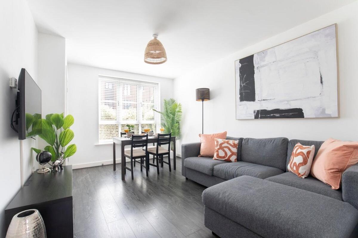 Modern Two Bedroom Two Bathroom Home - Housity