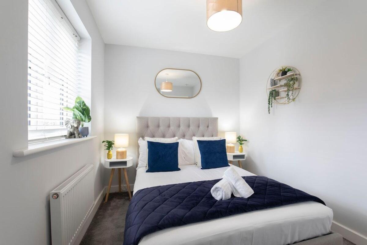 Modern Two Bedroom Two Bathroom Home - Housity
