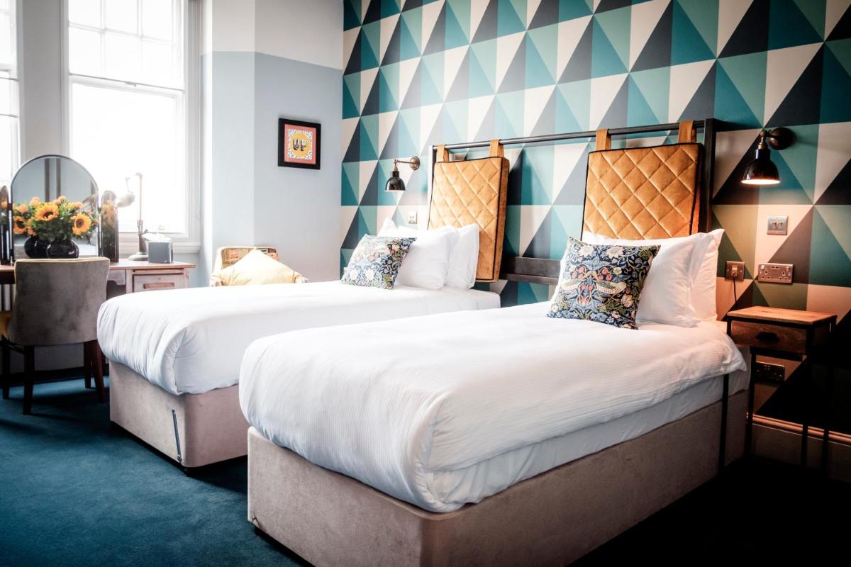 The Queen's Head - Housity