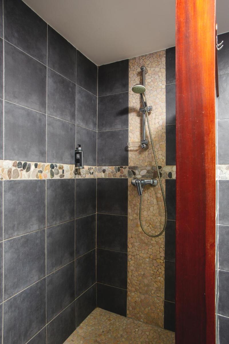 Salle de bains dans l'établissement Hotel La Pietra Restaurant & Spa