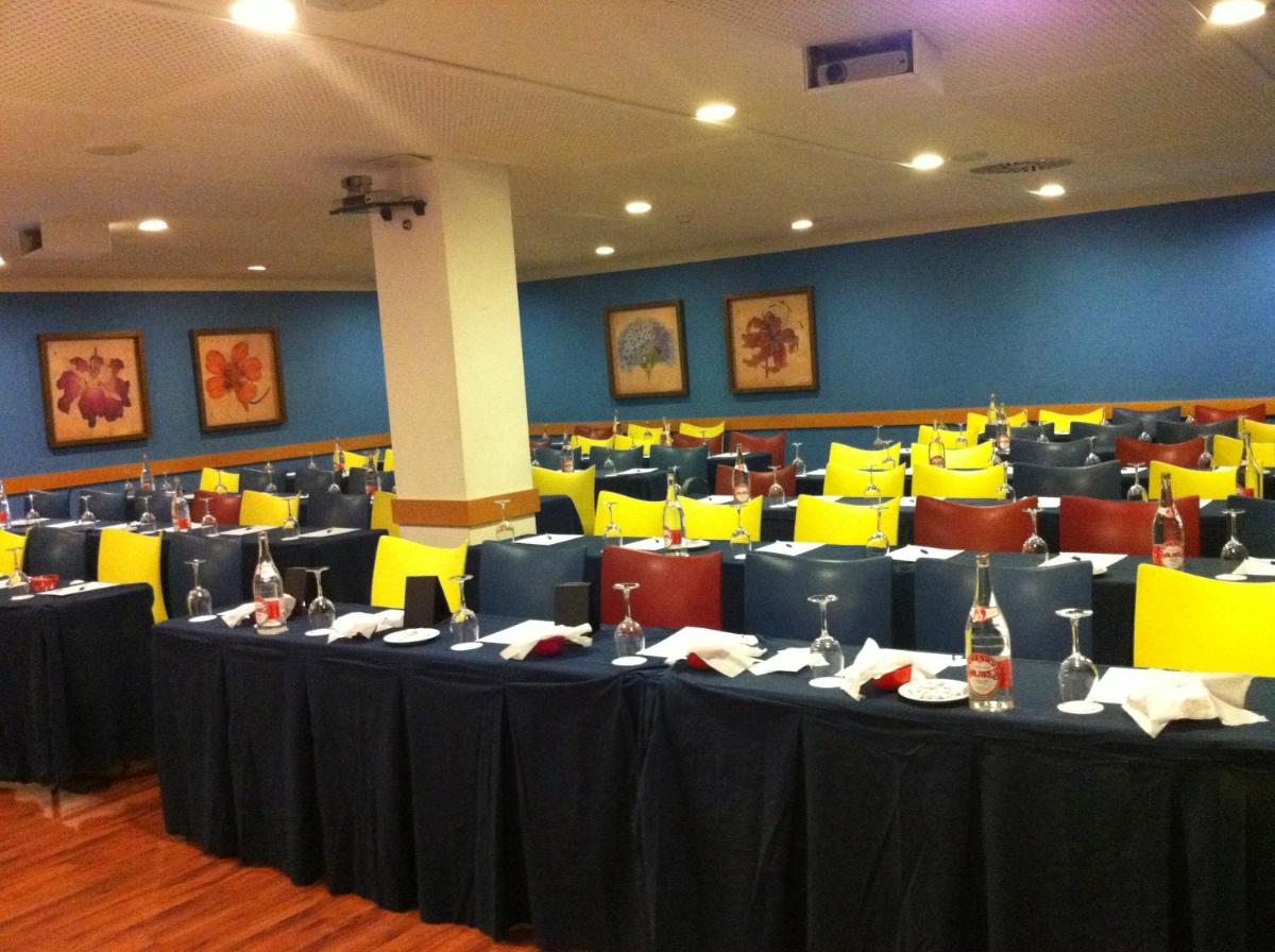 Zona business o sala de conferencias en Hotel Torresport