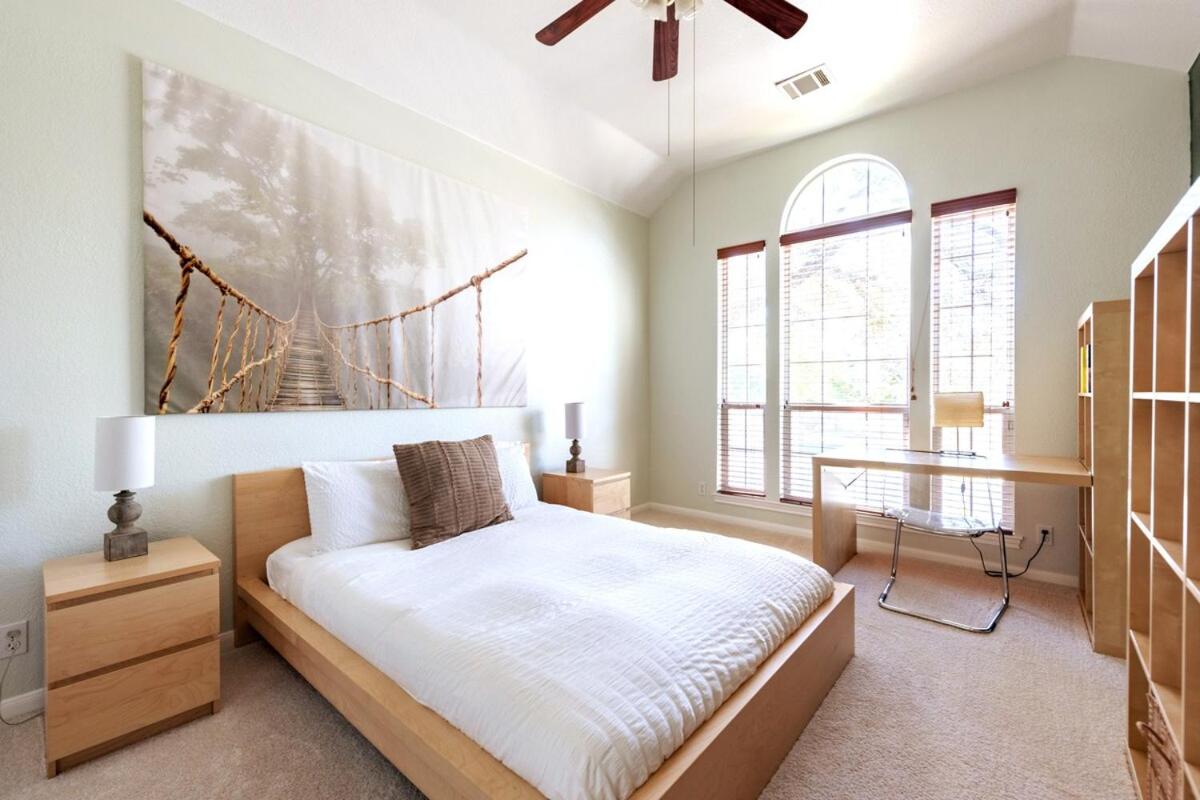 Family Stays At Forest Creek - Housity
