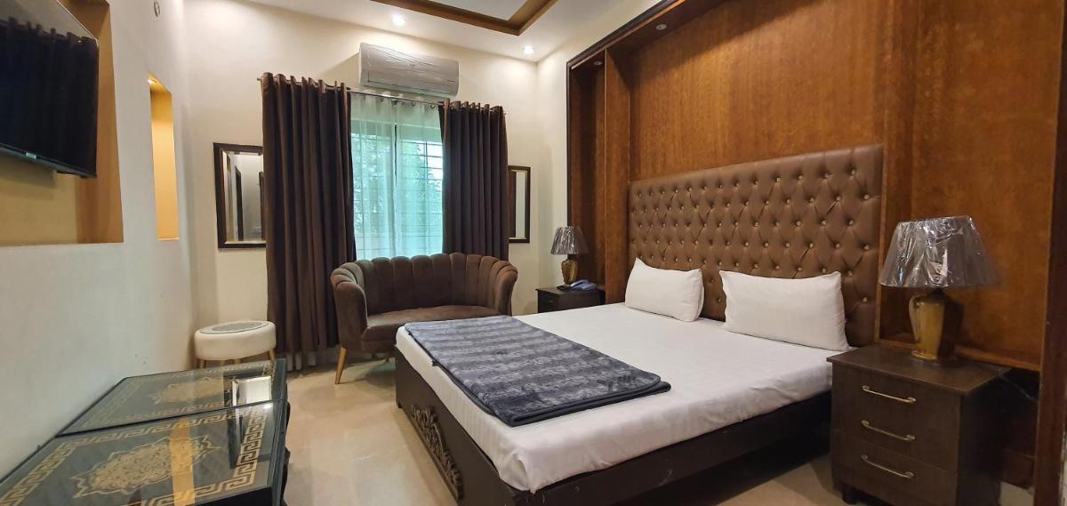 Hotel Luxe Heights Lahore - Housity