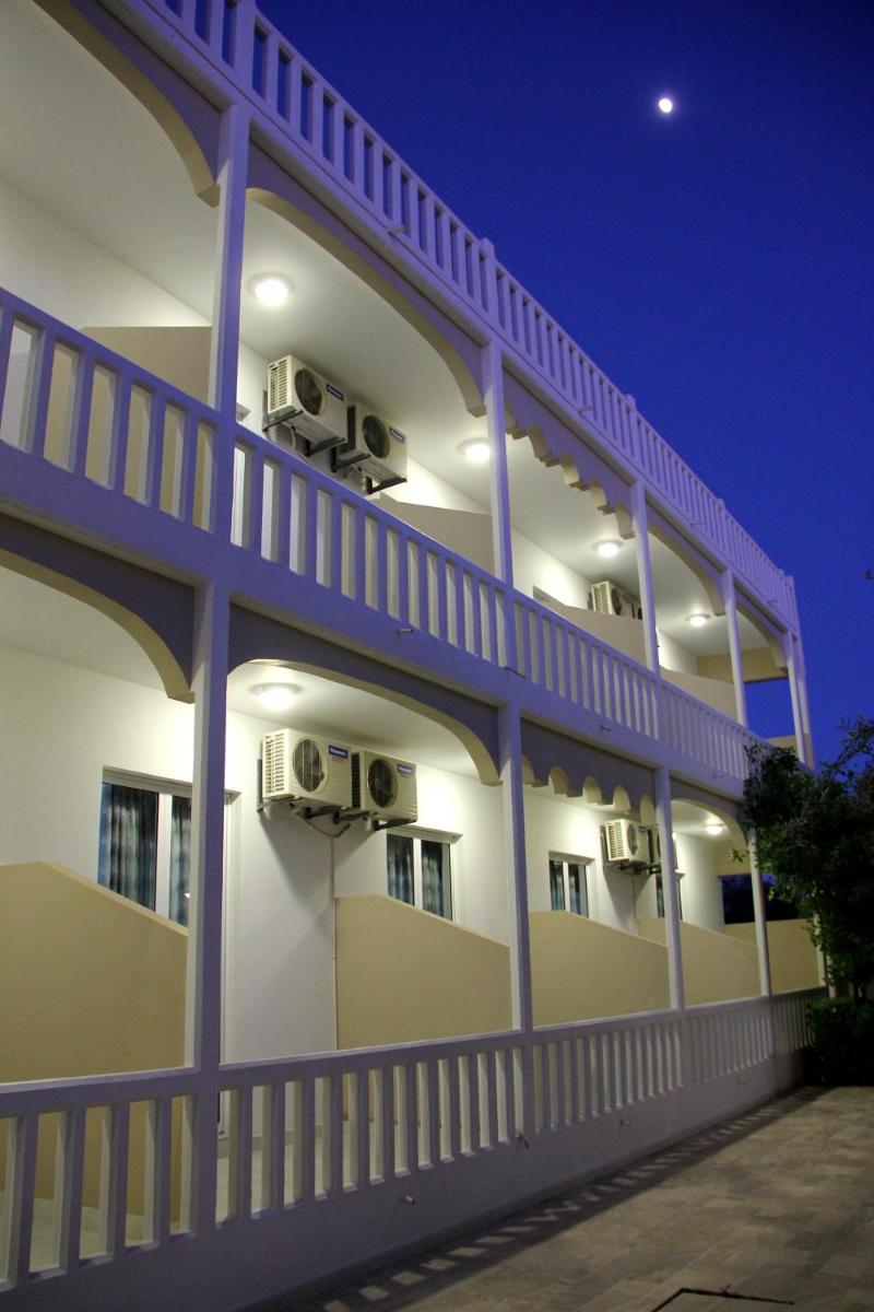 Hotel Ikaros - Housity
