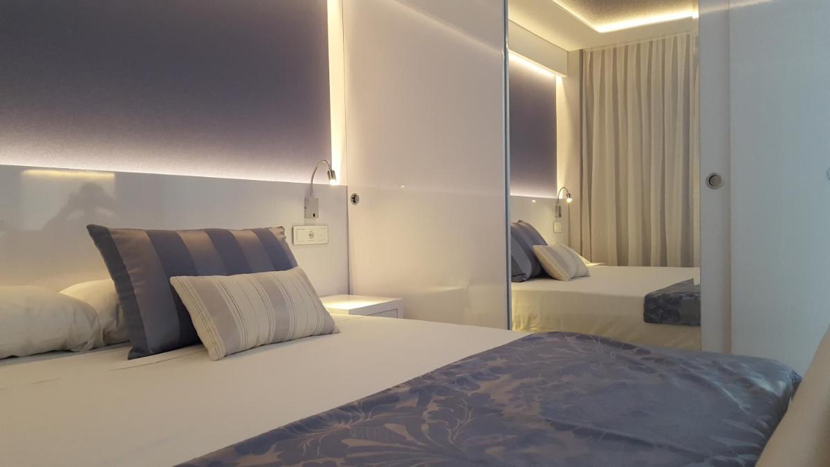 Cama o camas de una habitación en Masd Mediterraneo Hotel Apartamentos Spa