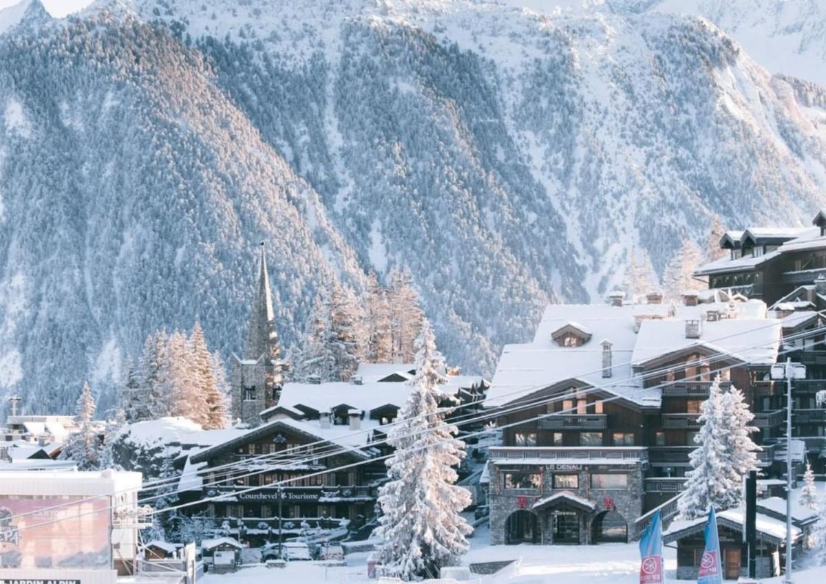 L'établissement Ecrin Blanc Resort Courchevel - Aquapark en hiver
