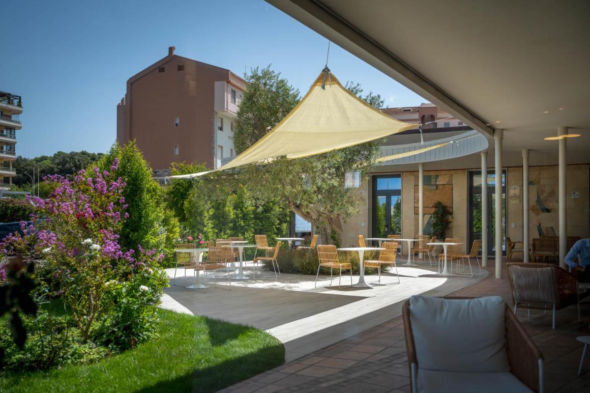 Hotel Carlo Felice Sassari - Housity