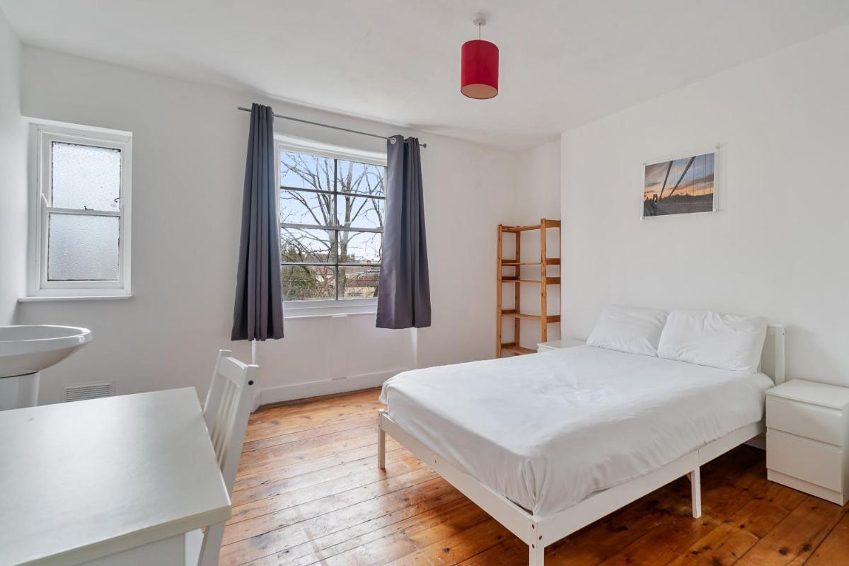 St Paul's Road Townhouse by Clifton Short Lets - Housity