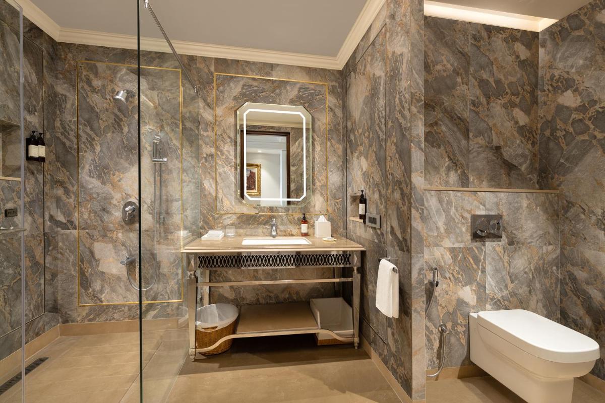 Hotel Hillock Ahmedabad - Hizvo