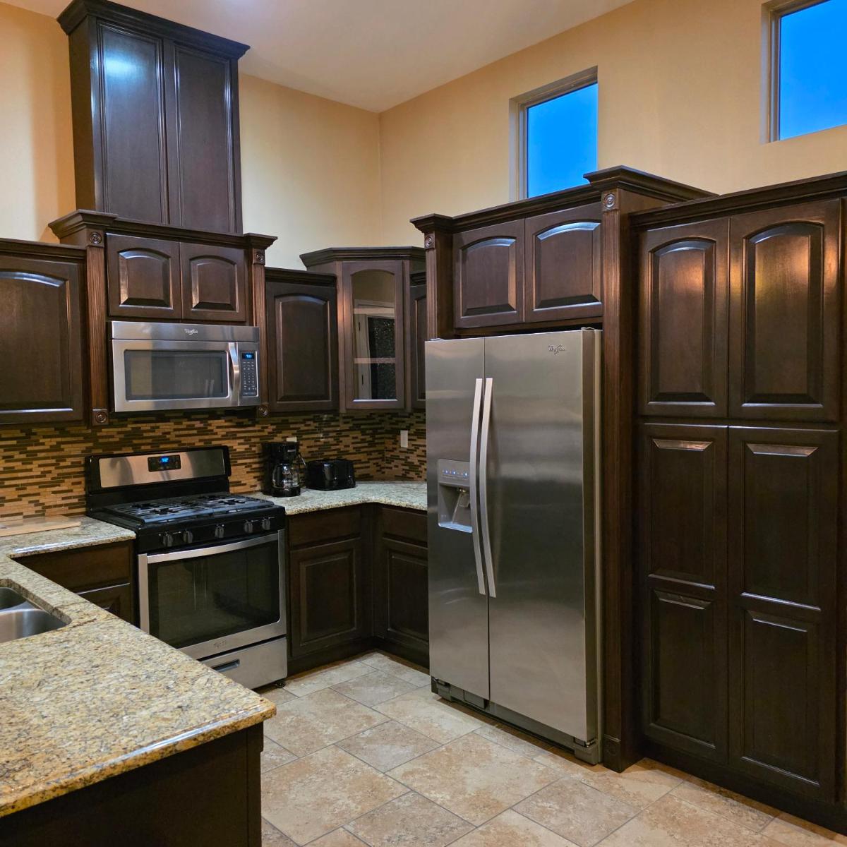 Beautiful Home For Large Family! - Housity