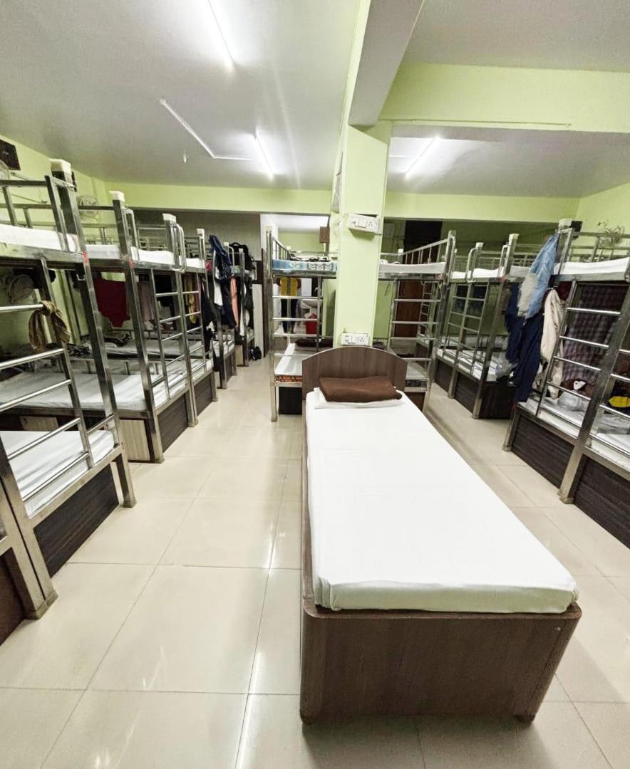Adarsh lodge - Housity