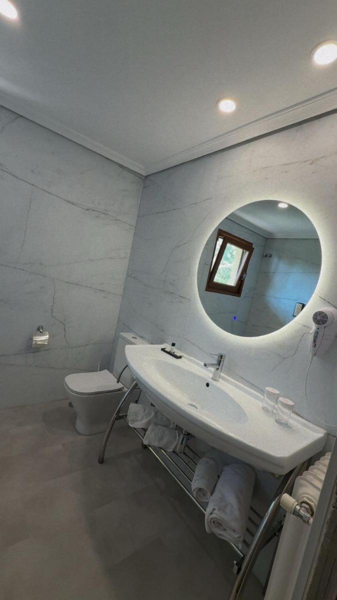 Un baño de Hotel Rural Spa & Wellness Hacienda Los Robles