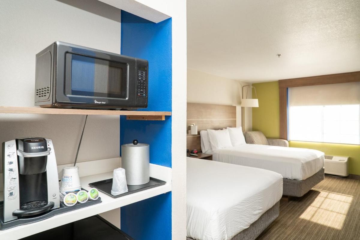 Holiday Inn Express Hotel & Suites Hesperia by IHG - Housity