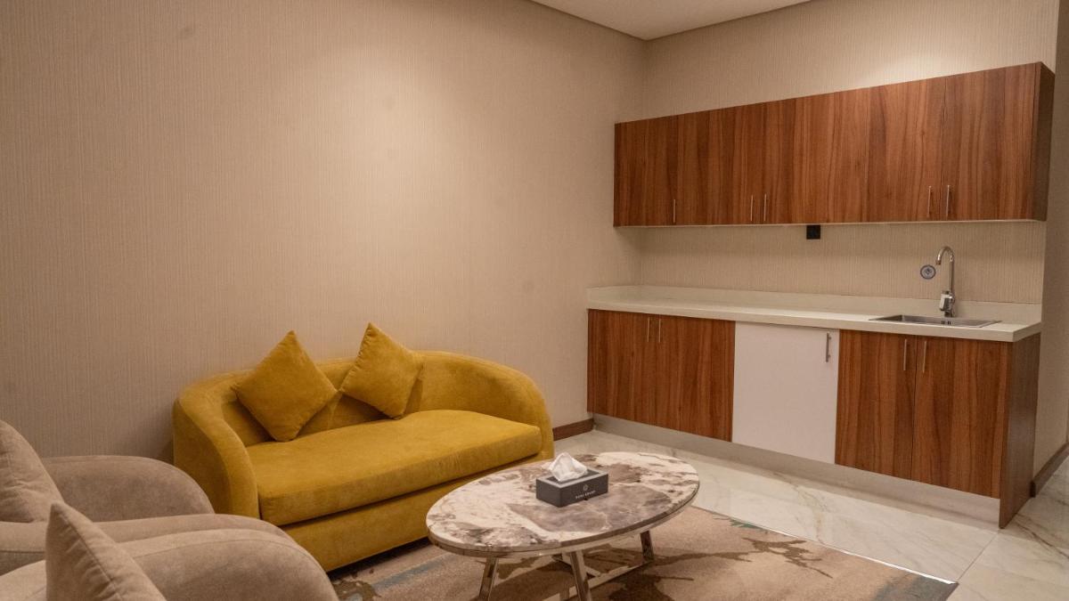 Rosa Grand Hotel - Housity