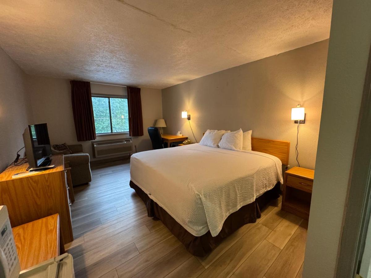 Days Inn by Wyndham Farmer City - Housity