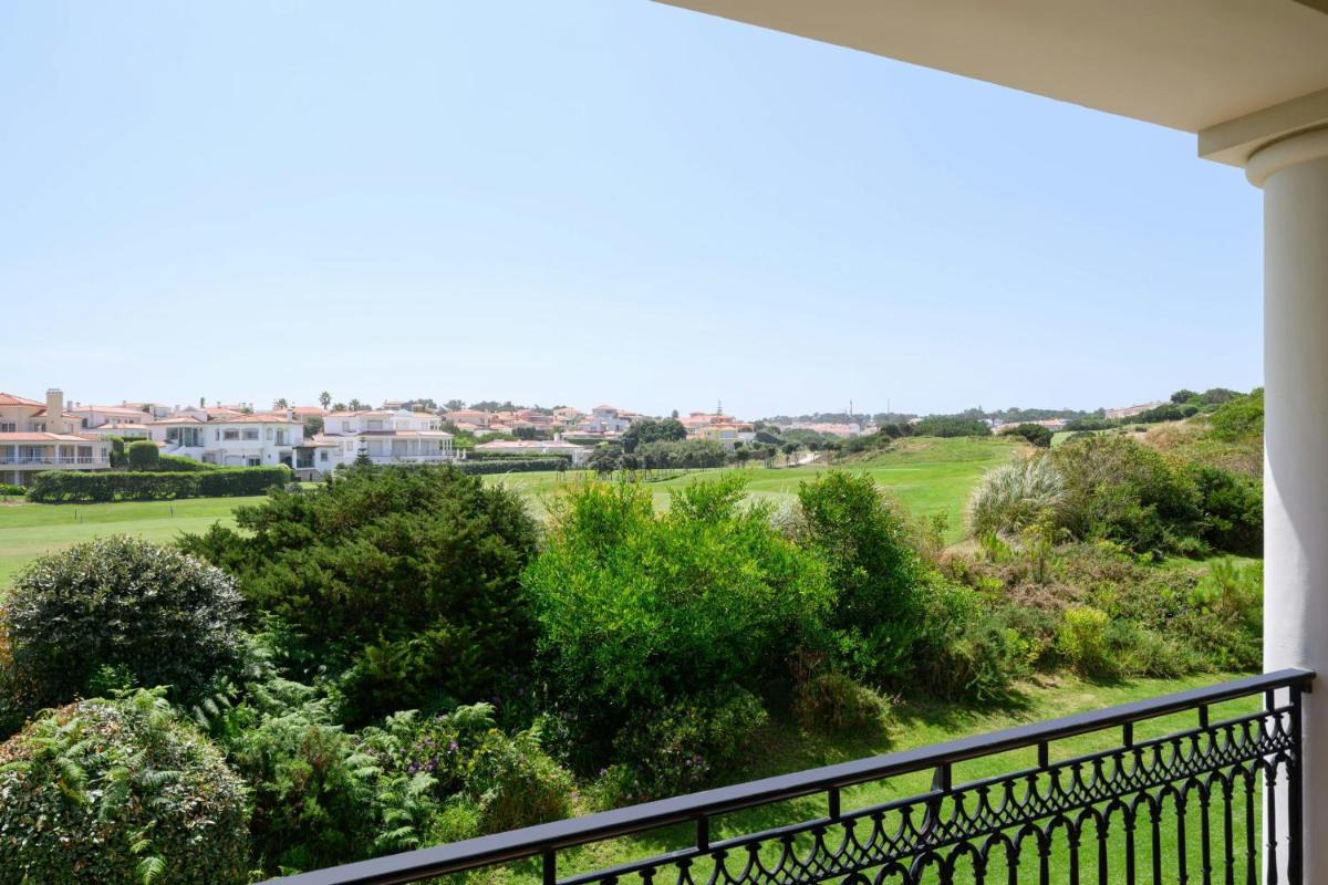 Uma varanda ou terraço em Praia D'El Rey Marriott Golf & Beach Resort