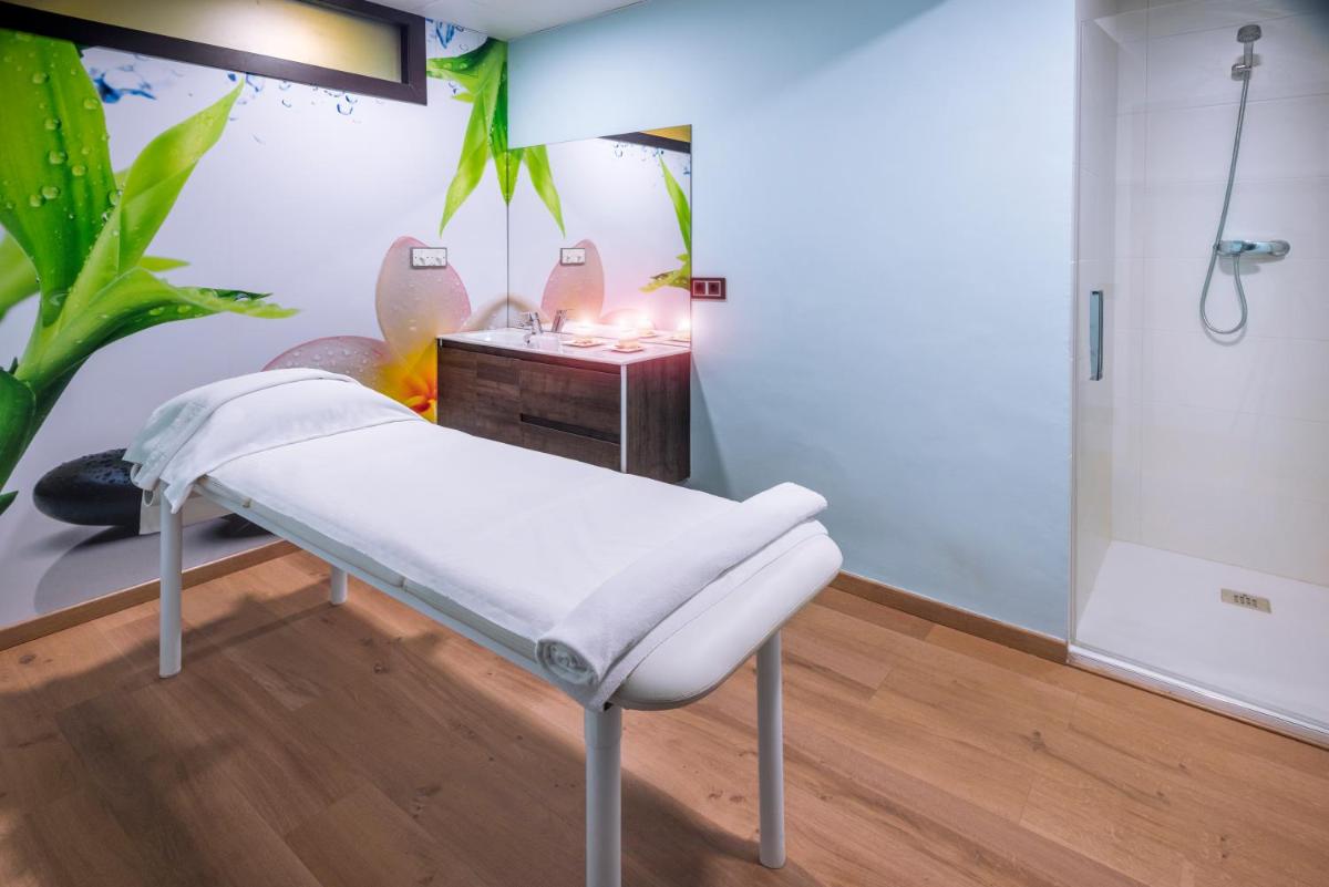 Spa o instalaciones de bienestar en GHT Oasis Tossa & Spa