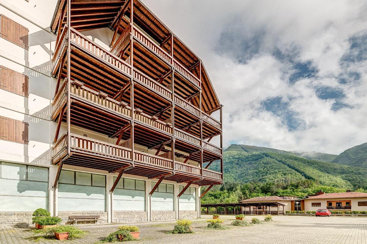 Montecreto Views - Housity