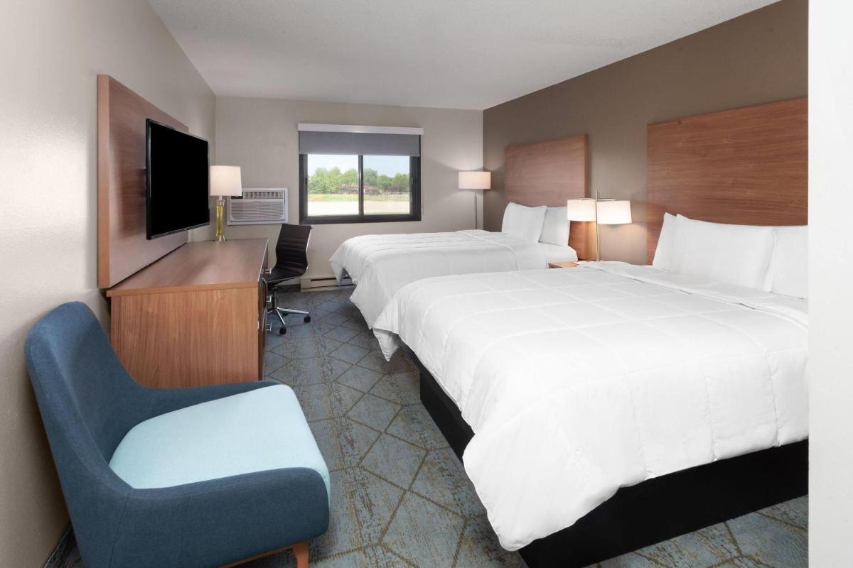Baymont inn by Wyndham Oshkosh Airport - Housity