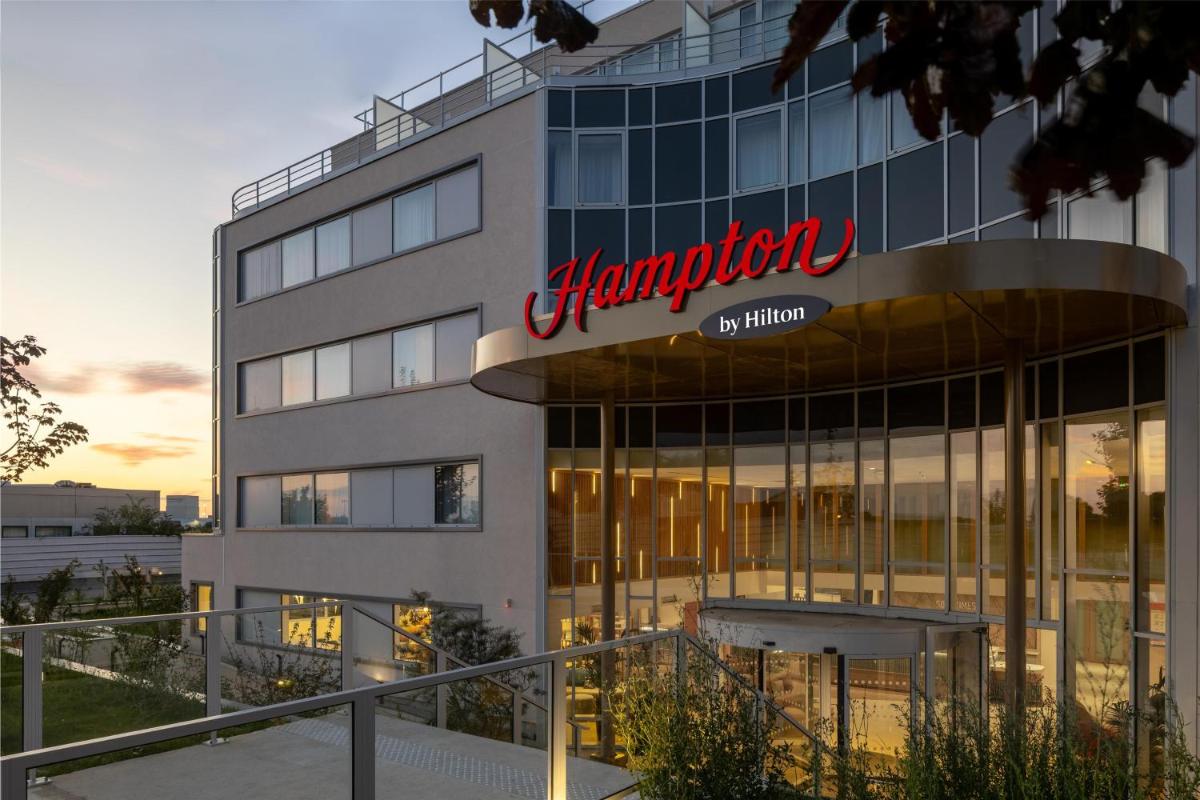Hampton By Hilton Paris Charles De Gaulle Airport - Housity