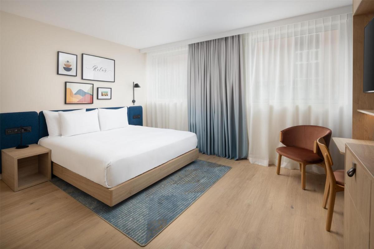 Hampton By Hilton Paris Charles De Gaulle Airport - Housity