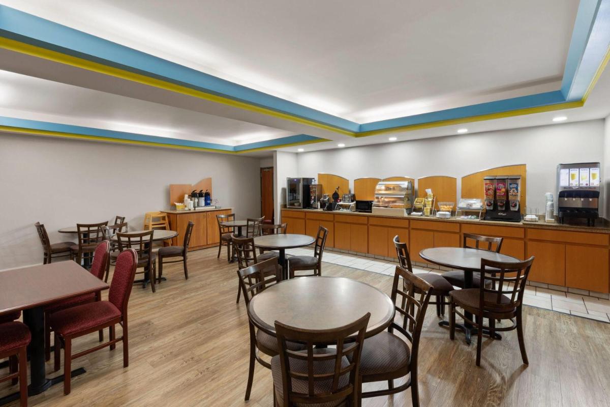 Days Inn by Wyndham Tulsa Central - Housity
