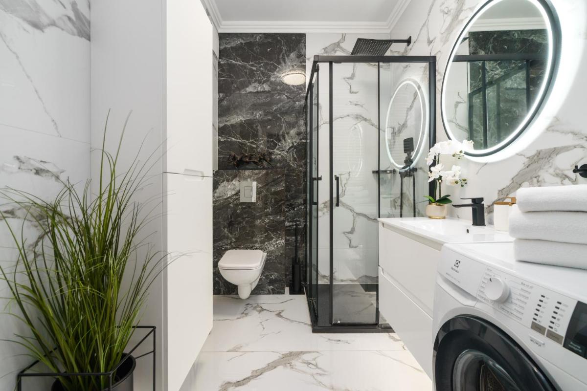 Urban Chic - Luxury Stay at Mennica Residence Warsaw - Housity