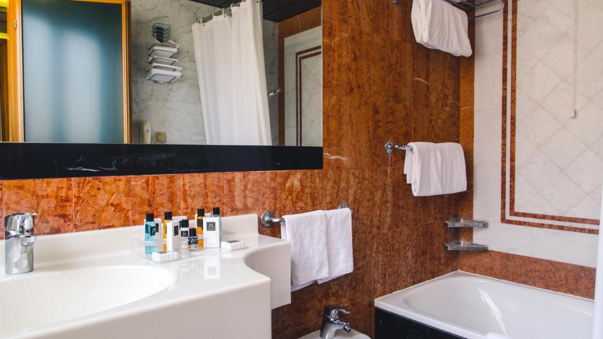 Grand Hotel Excelsior - Housity