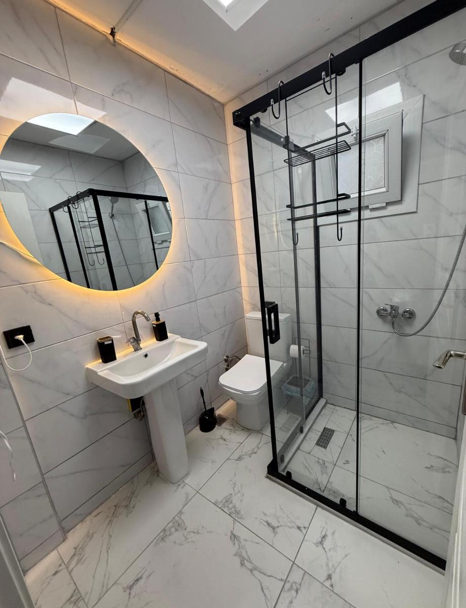 Pi Park Hotel - Housity