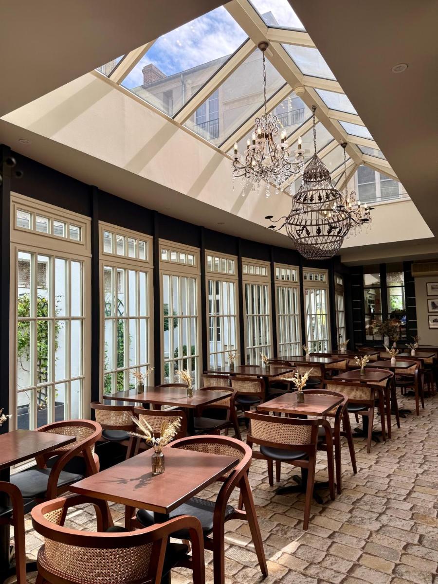 Churchill Hotel Bayeux Centre - Housity
