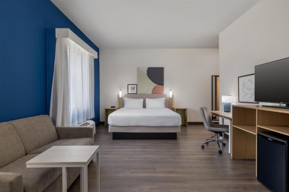 Spark by Hilton Artesia - Housity